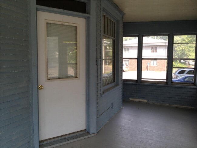 Building Photo - 518 Locust St