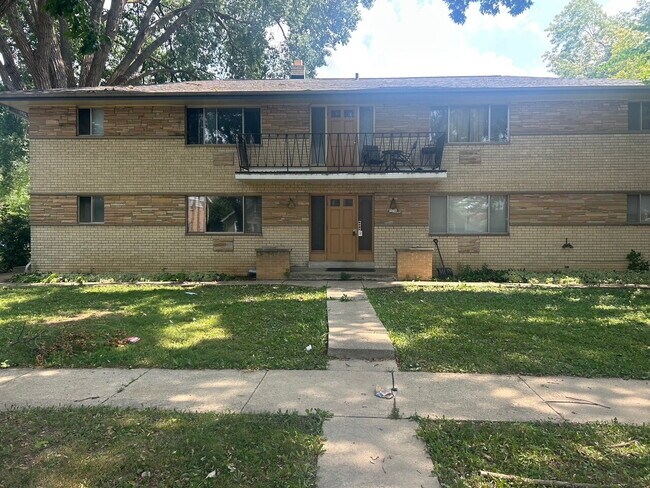 Primary Photo - Nice 2 bed/1 bath Apartment