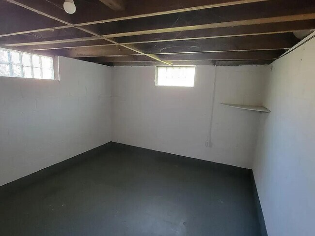 Building Photo - 26548 Eton Ave
