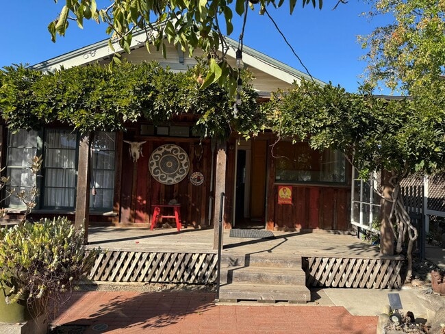 Building Photo - Old Town Orcutt Charm