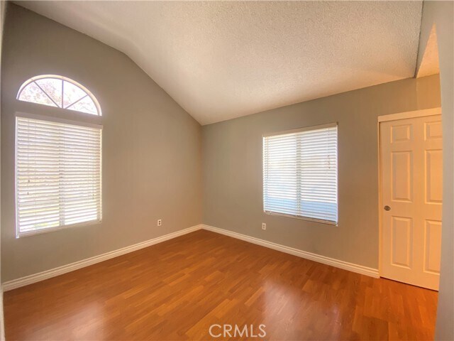 Building Photo - 156 W Walnut Ave