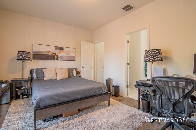Building Photo - 938 Willow-2