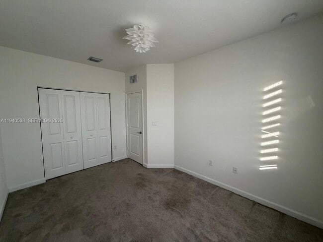 Building Photo - 2631 SE 11th St