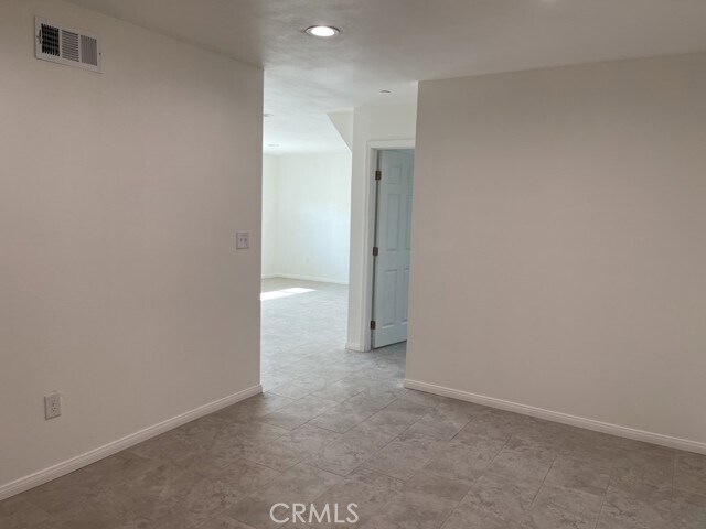 Building Photo - 1140 Deseret Ave