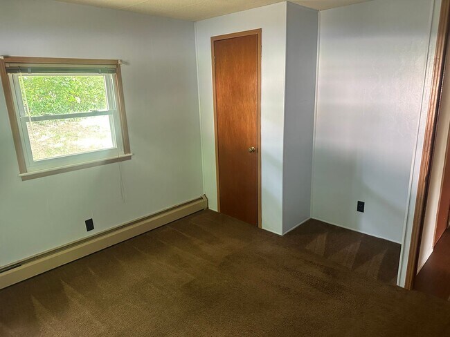 Building Photo - 3 Bed / 1.5 Bath Single-Family Home – Near Shippensburg Borough