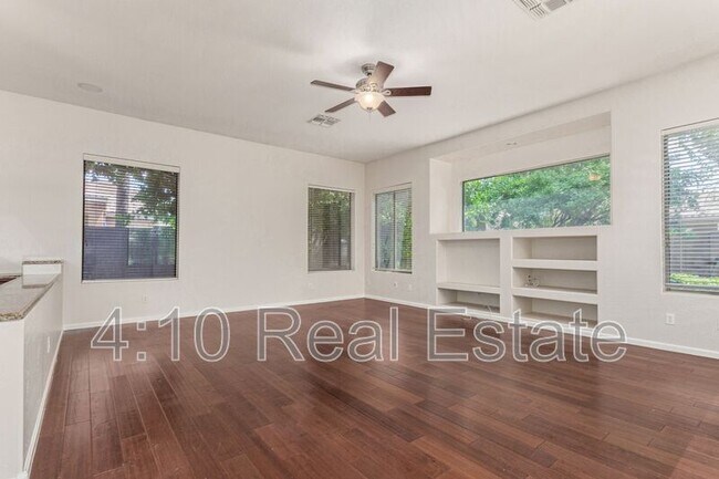 Building Photo - 463 W Canary Way