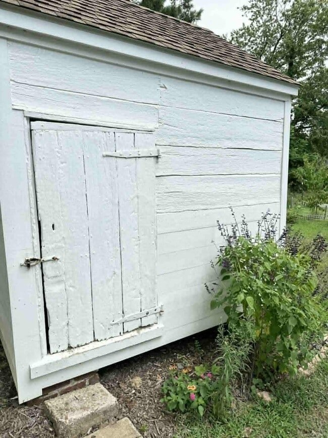 Building Photo - 23613 Front St