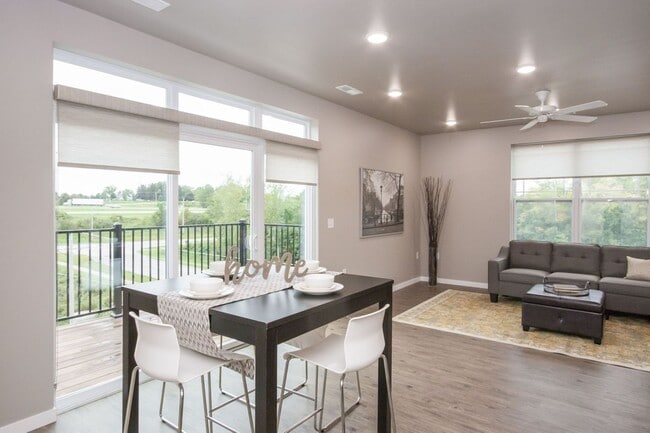Building Photo - Spacious 1-Bedroom/1.5-Bath, End/Corner unit 201, available 8/1/26