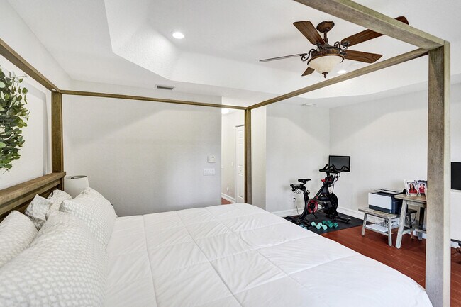 Building Photo - 8876 Sandy Crest Ln