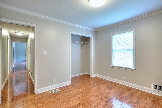 Building Photo - 782 Bankshire Dr