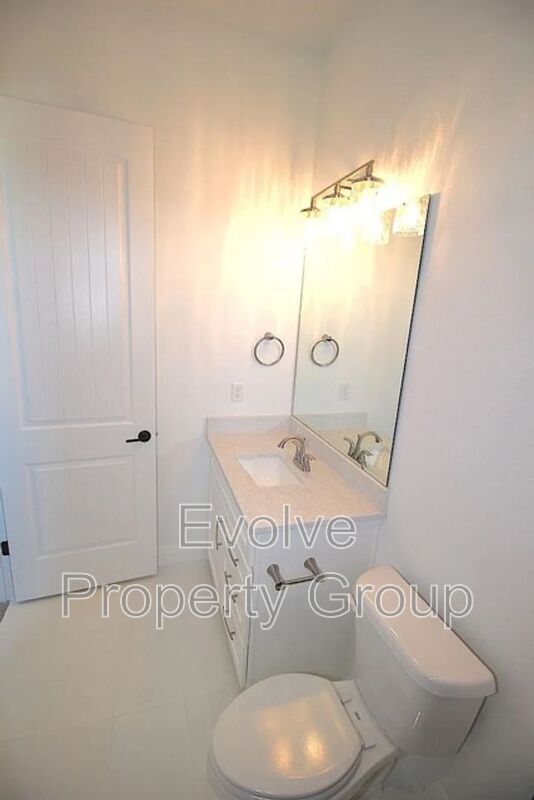 Building Photo - 20 Del Palma Dr