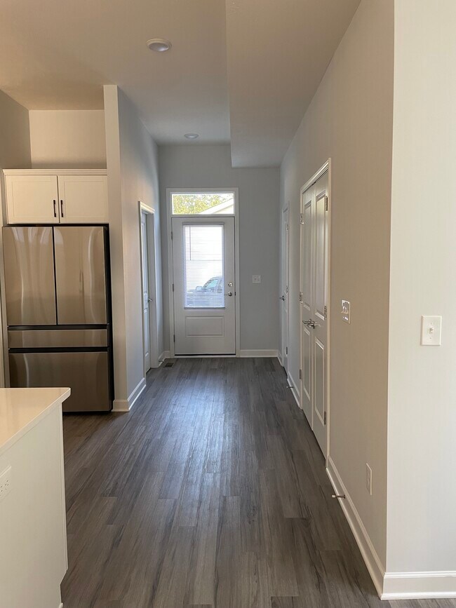 Building Photo - 2184 E 97th St