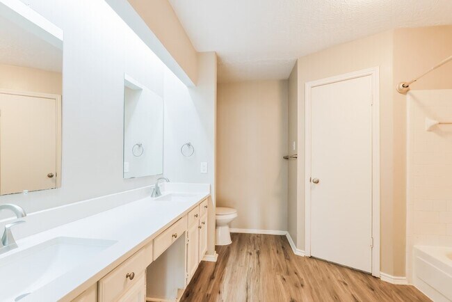 Building Photo - 12207 Evening Glen Ct