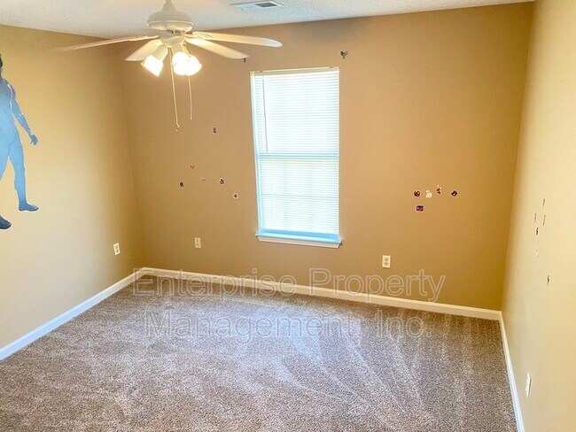 Building Photo - 4444 Longtree Cove