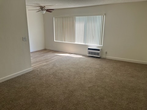 Building Photo - Villa Capri Apartment *1 Month Free*