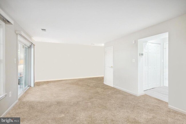 Building Photo - 6257 Harbin Dr