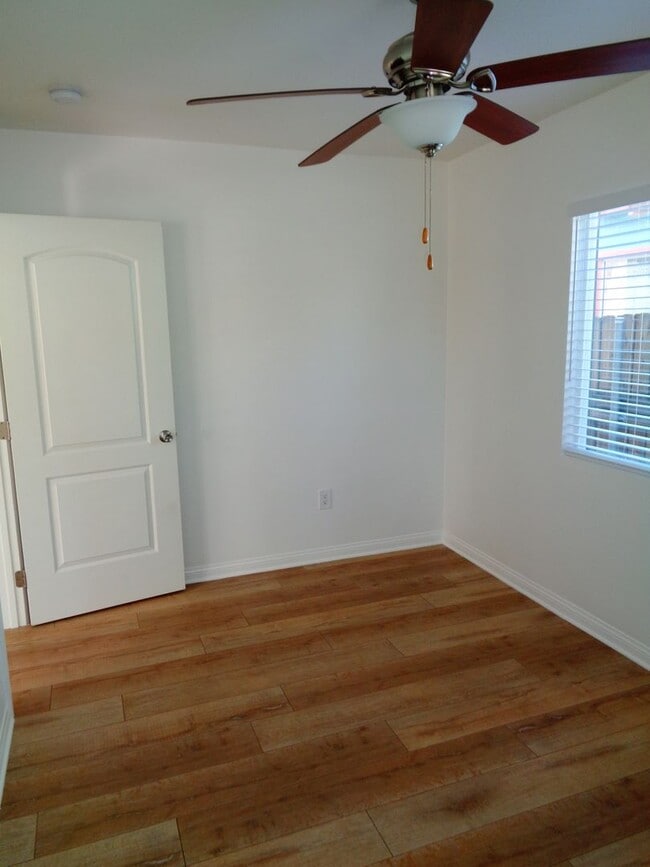 Building Photo - 2 Bedroom 1 Bath Remodeled House for Rent ...