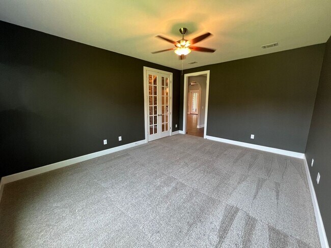Building Photo - 5148 Sandy Shores Dr