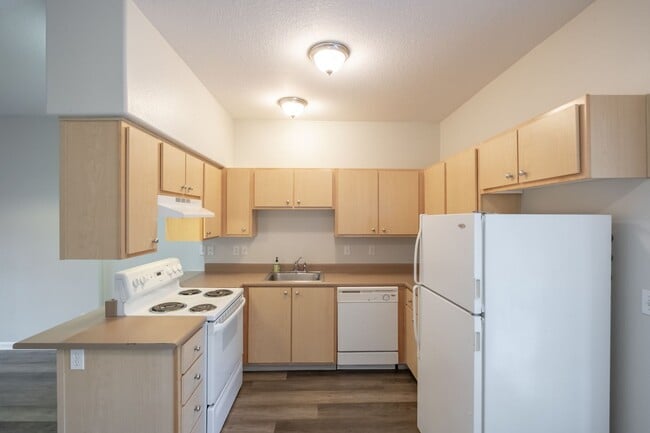 Building Photo - Stylish 2-Bedroom Condo Near OSU – Spaciou...