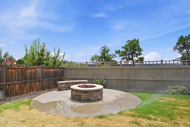 Building Photo - $2,995.95-3-Bed, 2.5-Bath Updated Townhouse in Broomfield!