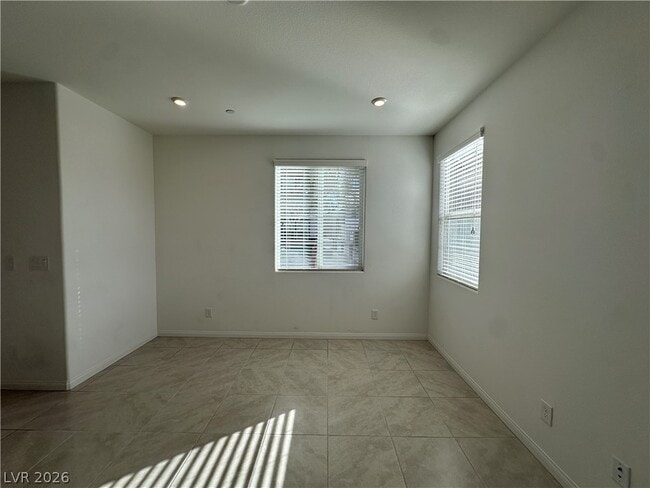 Building Photo - 1132 Heliodor Ave