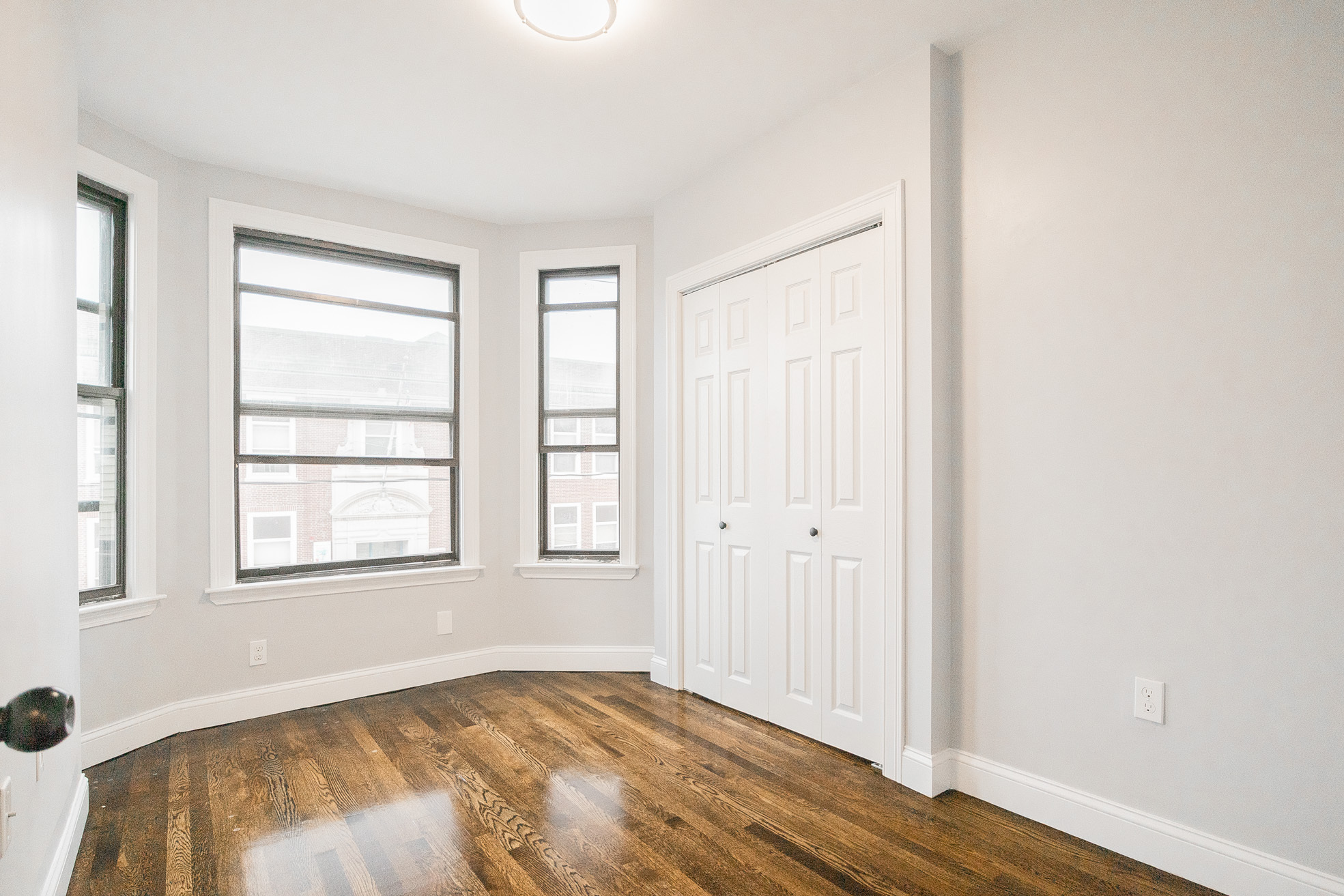 Building Photo - 344 Saratoga St