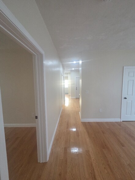 Building Photo - 25 Brookside Ave