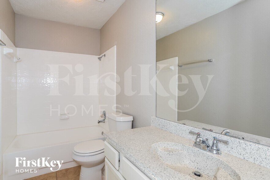 Building Photo - 2922 Laurelridge Dr