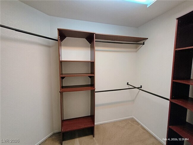 Building Photo - 674 Iron Bridge St