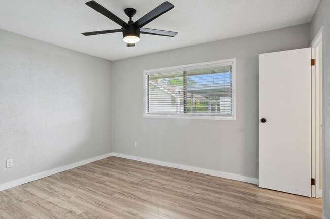 Building Photo - 428 Ruth Dr