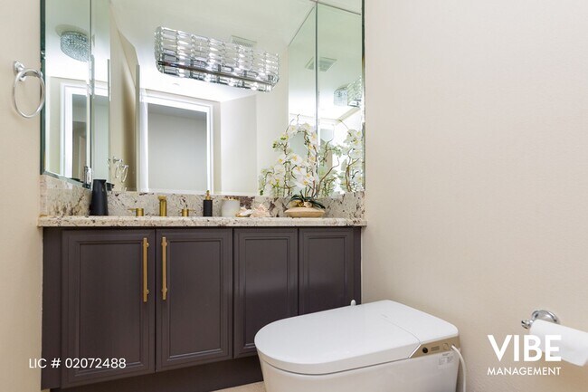 Building Photo - Gated Community-Lynn Oaks Estates Pool Hom...
