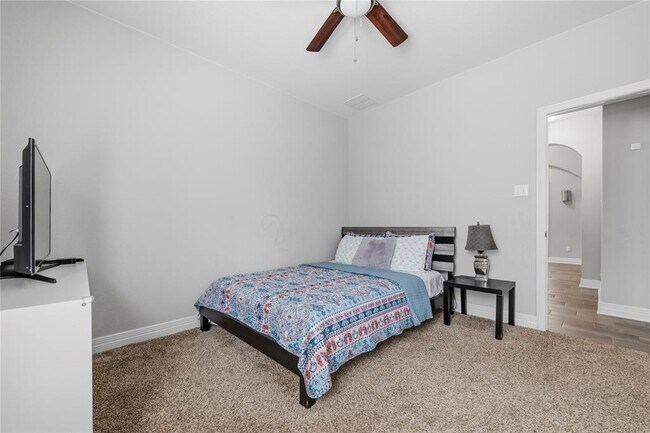 Building Photo - 3013 Chalice Well Dr