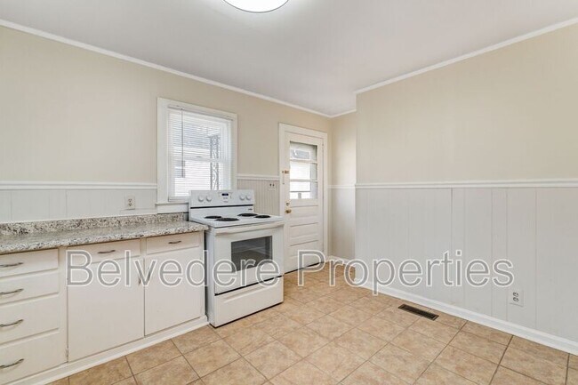 Building Photo - 709 Langford Ave