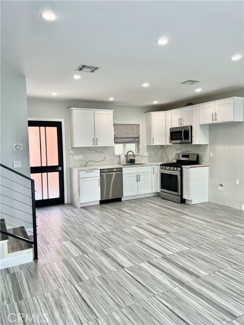 Building Photo - 11021 Whitegate Ave