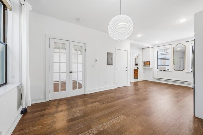 Building Photo - 366 2nd St