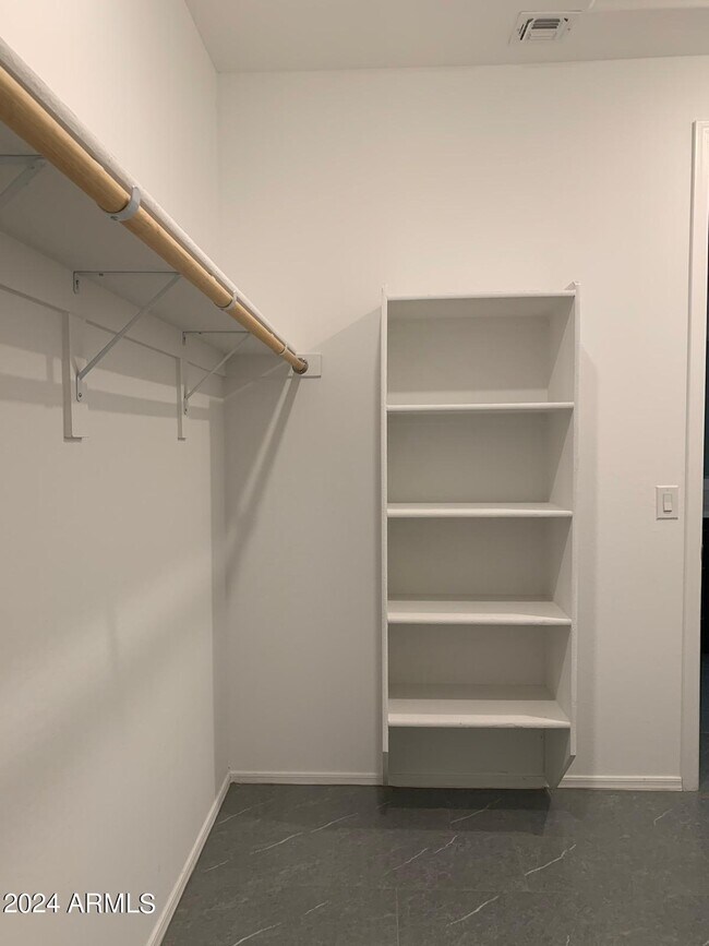 Building Photo - 345 E Caribbean Dr