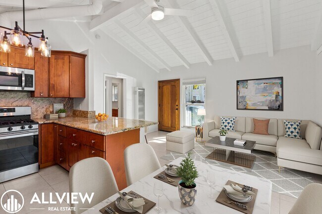 Primary Photo - Large 1 Bed/1 Bath Available in Huntington...