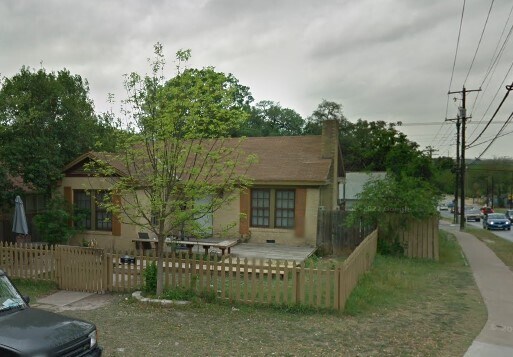 Building Photo - 2400 Forest Ave