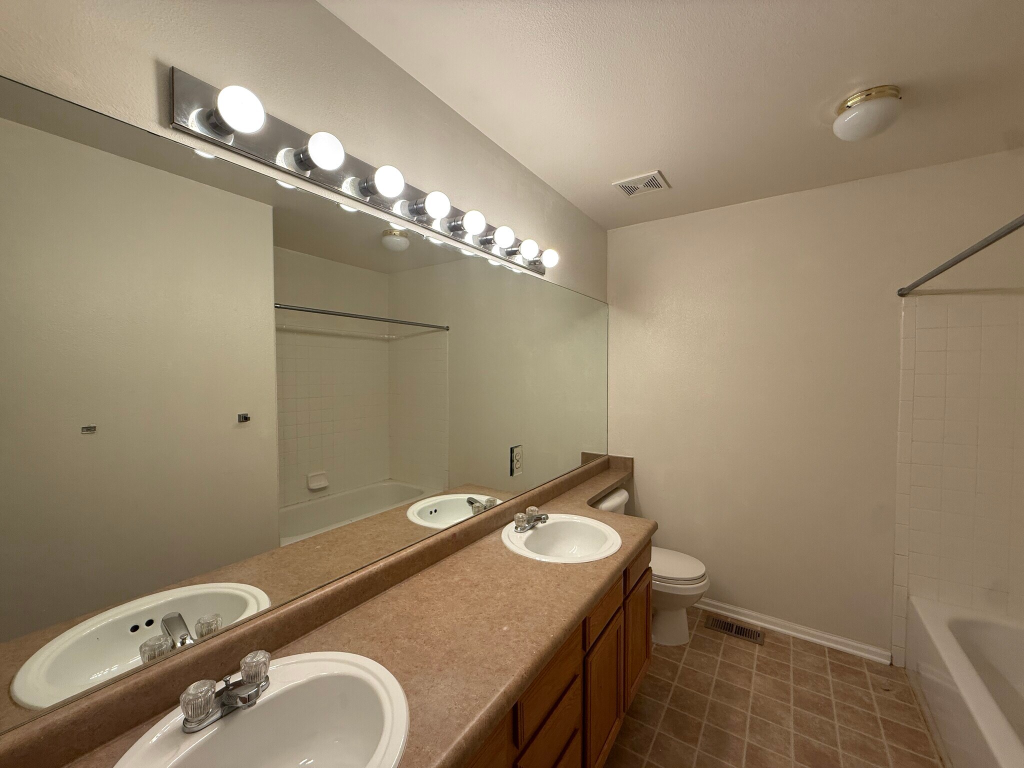 Building Photo - 4128 Ascendant Dr