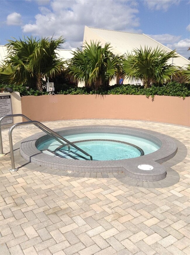 Building Photo - 20335 W Country Club Dr