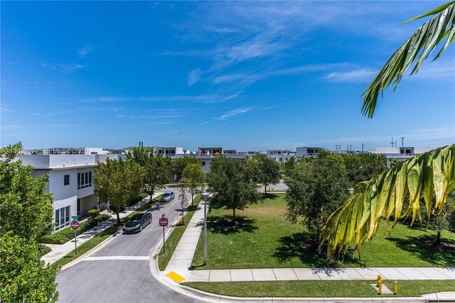 Building Photo - 6410 NW 105th Pl