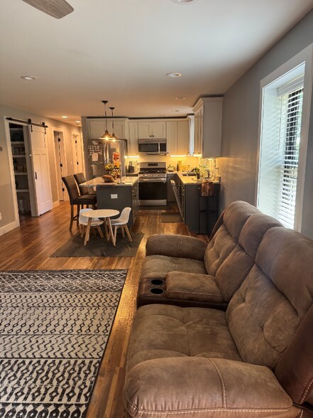 Building Photo - 21682 Potawatomi Ln