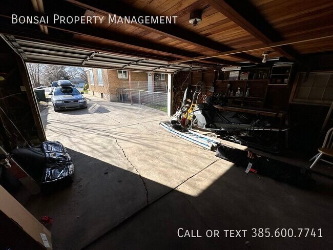 Building Photo - 2577 S 700 E