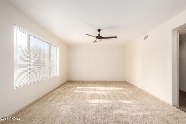 Building Photo - 10479 W Emerald Ln