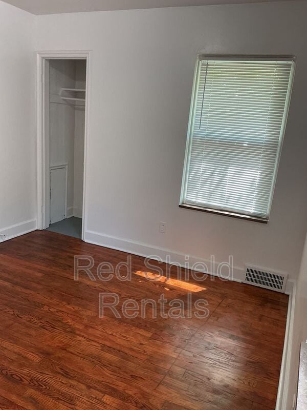 Building Photo - 210 Perrin St