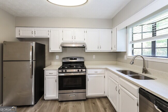 Building Photo - 527 Brookfield Way