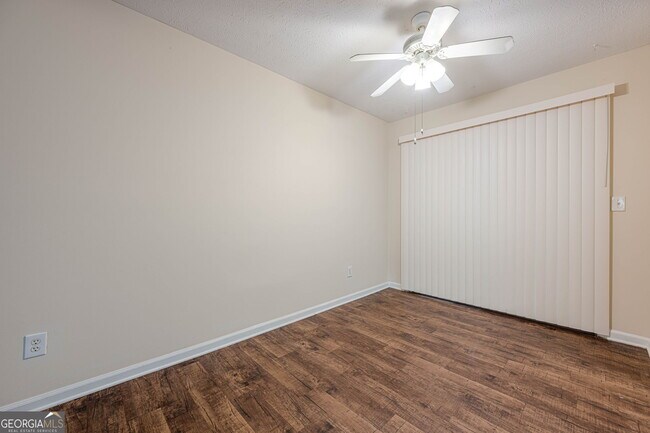 Building Photo - 3256 Brisbane Way