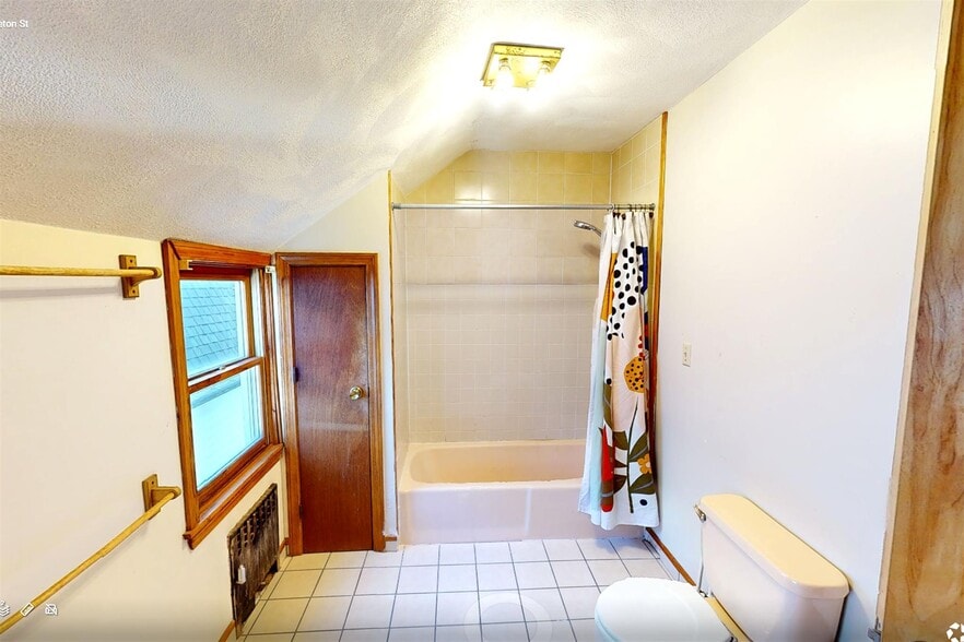 Building Photo - 27 Princeton St