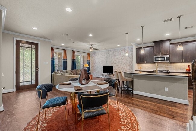 Building Photo - 416 Via Regatta Dr