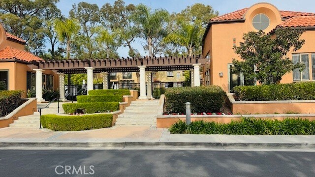 Building Photo - 605 Bay Hill Dr